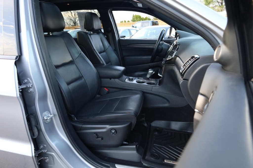 Jeep Grand Cherokee Vehicle Image 27