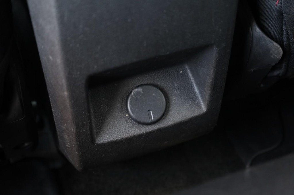 Chevrolet Equinox Vehicle Image 19