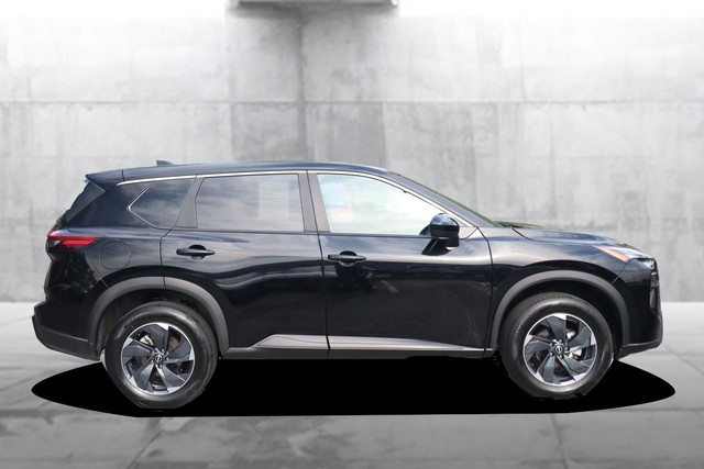 Nissan Rogue Vehicle Image 05