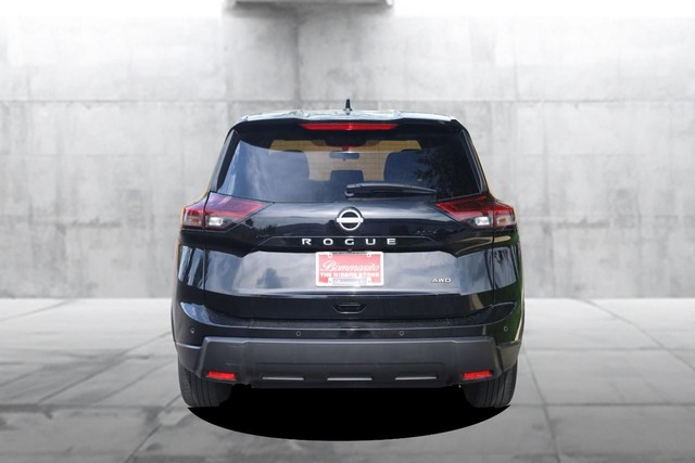 Nissan Rogue Vehicle Image 06