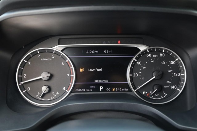 Nissan Rogue Vehicle Image 10