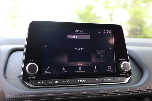 Nissan Rogue Vehicle Image 11