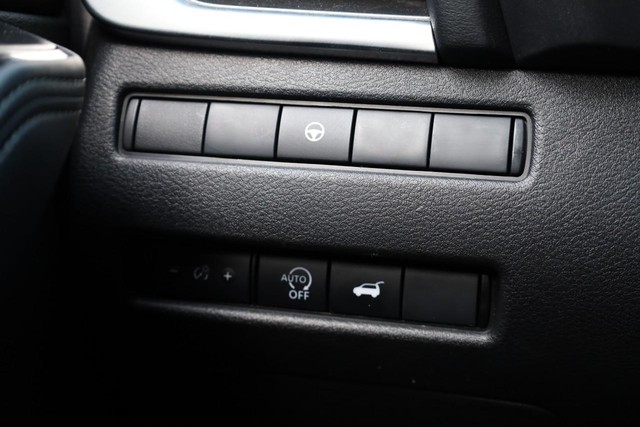 Nissan Rogue Vehicle Image 18