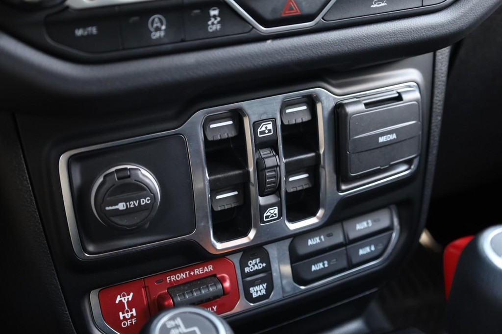 Jeep Wrangler Vehicle Image 14