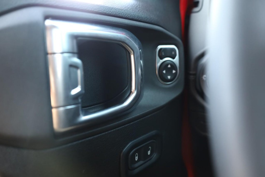 Jeep Wrangler Vehicle Image 17