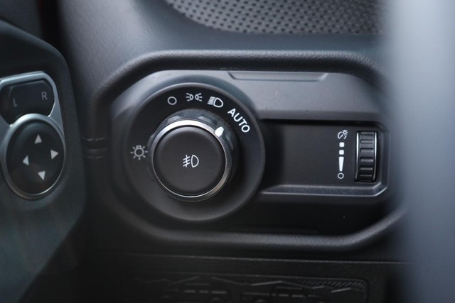 Jeep Wrangler Vehicle Image 18