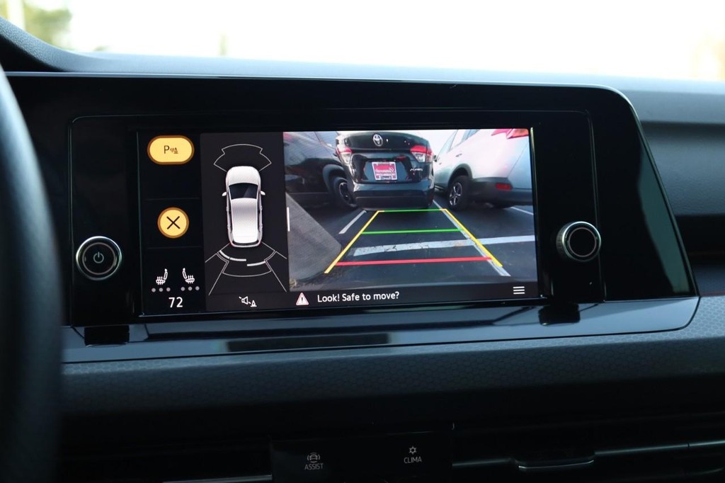 Volkswagen Golf GTI Vehicle Image 12