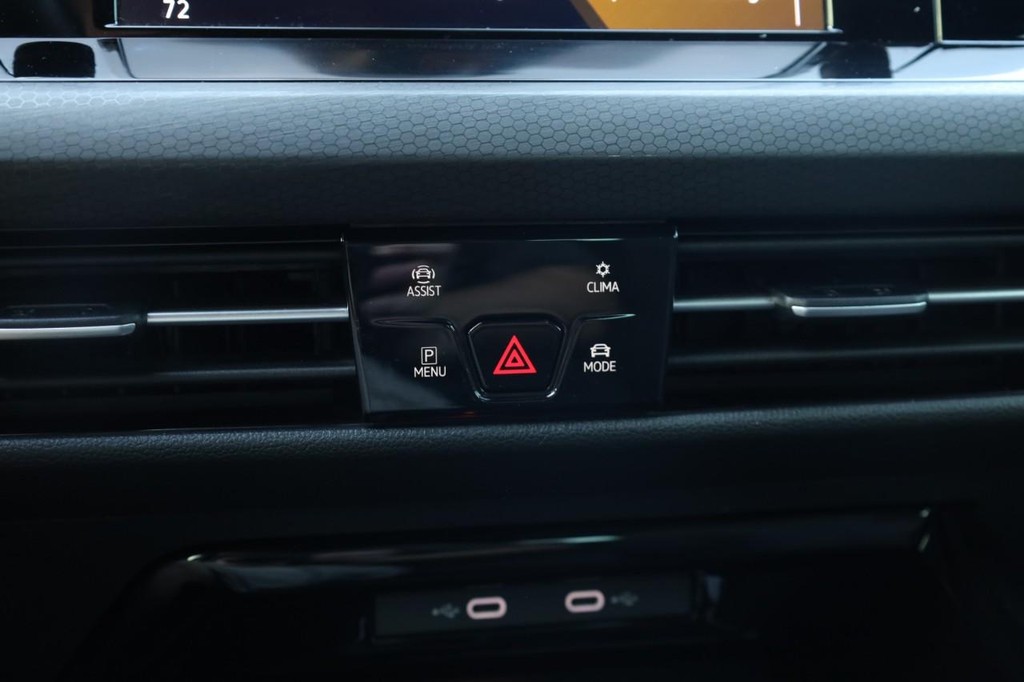 Volkswagen Golf GTI Vehicle Image 13