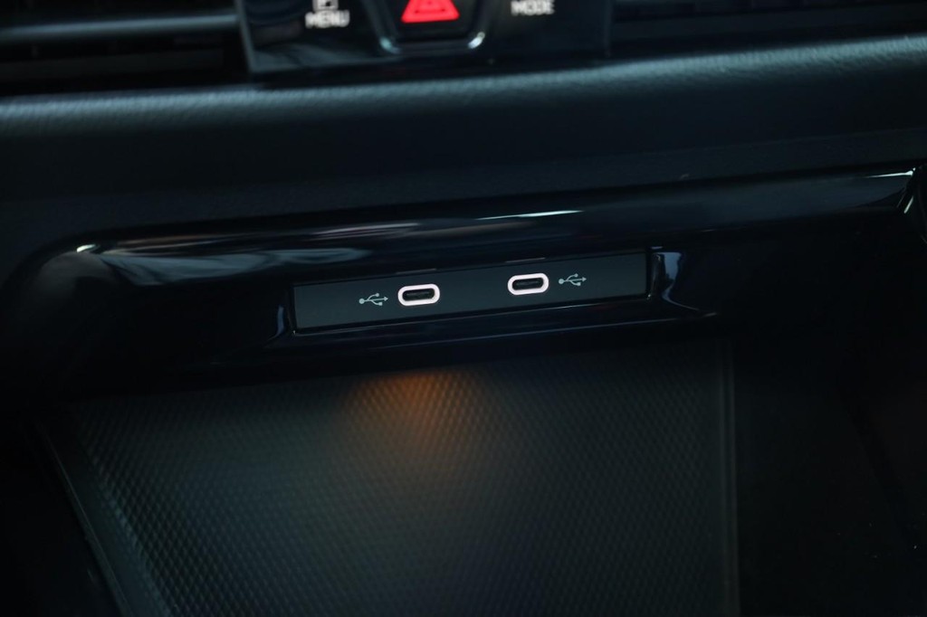 Volkswagen Golf GTI Vehicle Image 14