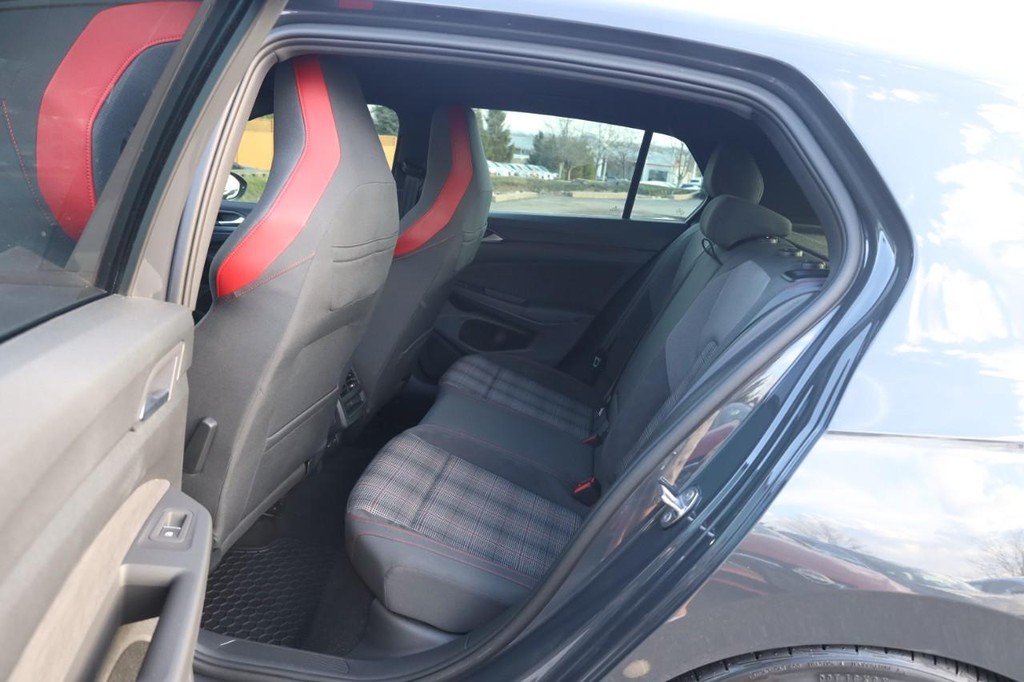 Volkswagen Golf GTI Vehicle Image 19