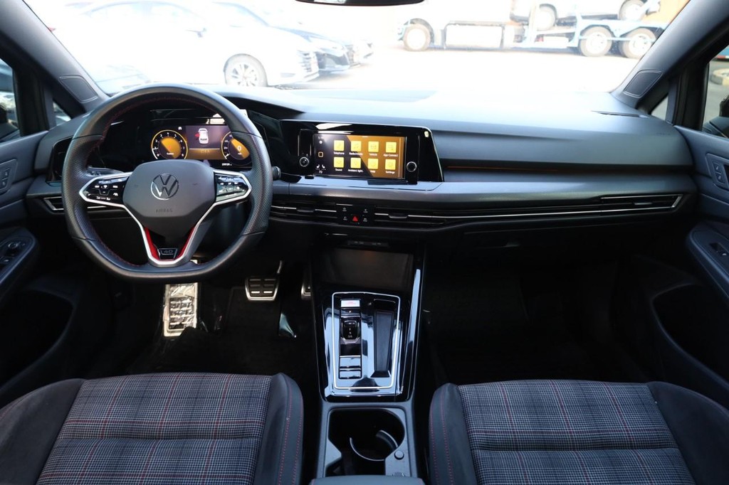 Volkswagen Golf GTI Vehicle Image 20