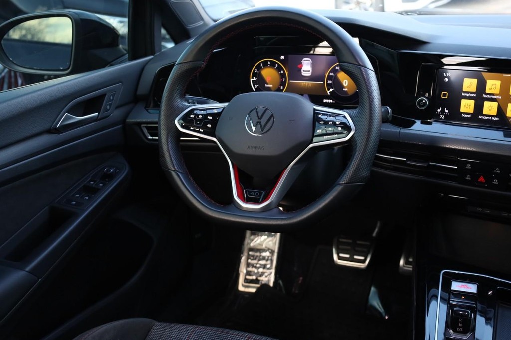 Volkswagen Golf GTI Vehicle Image 21