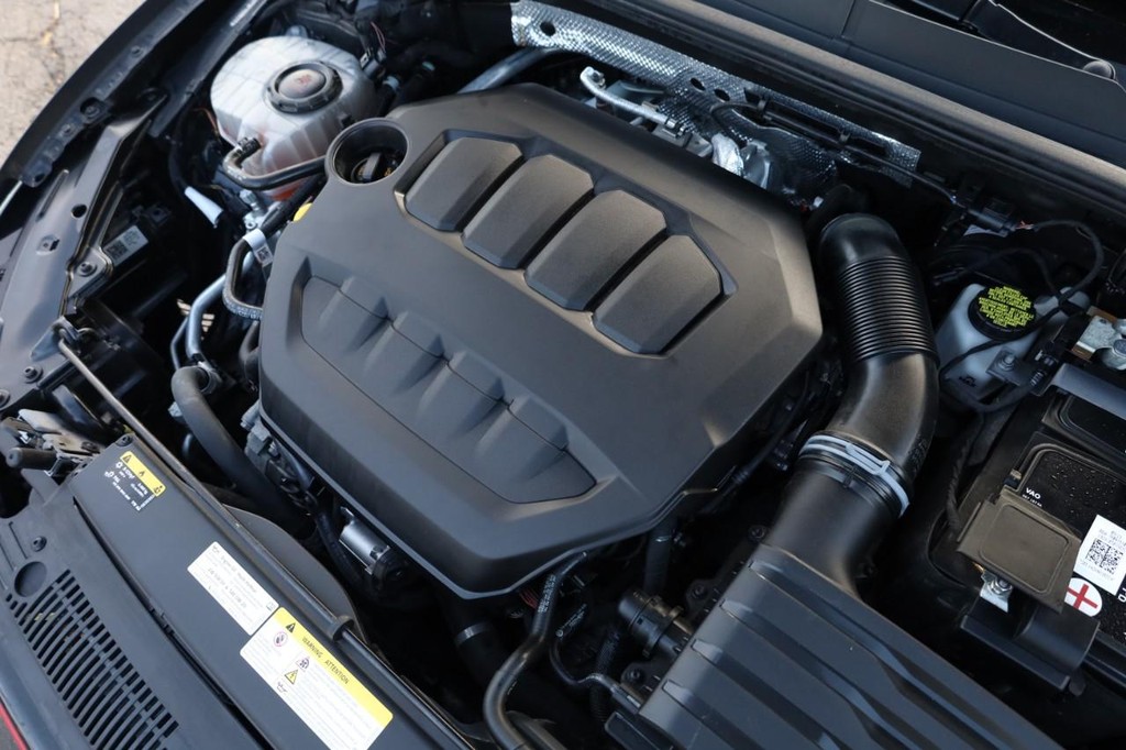 Volkswagen Golf GTI Vehicle Image 23