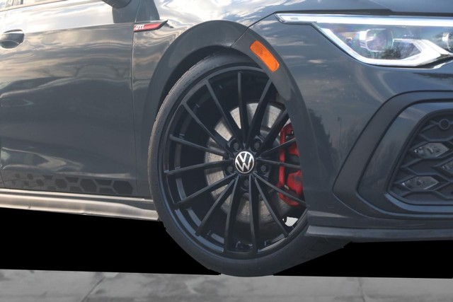 Volkswagen Golf GTI Vehicle Image 03