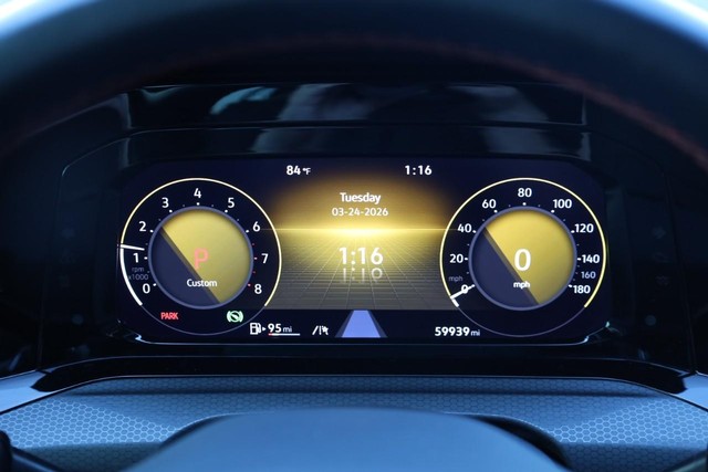 Volkswagen Golf GTI Vehicle Image 10