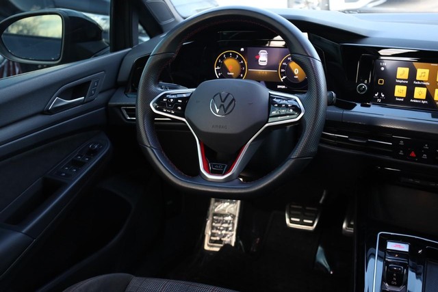 Volkswagen Golf GTI Vehicle Image 21