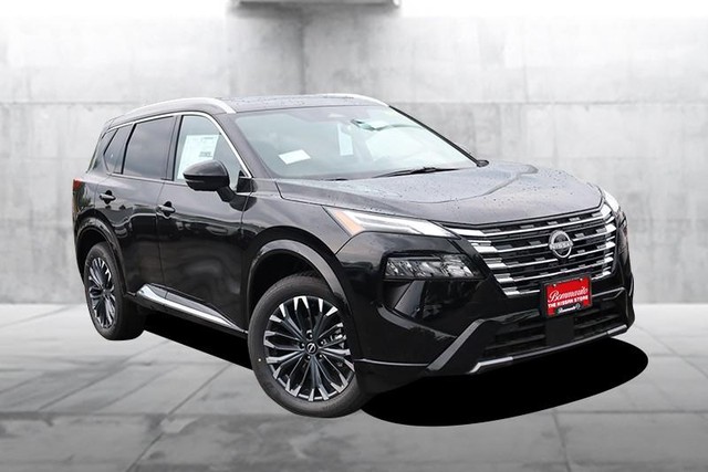 Nissan Rogue Vehicle Full-screen Gallery Image 2