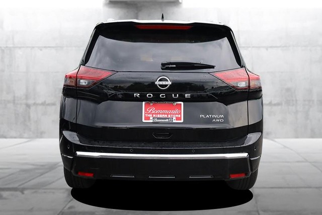 Nissan Rogue Vehicle Full-screen Gallery Image 6