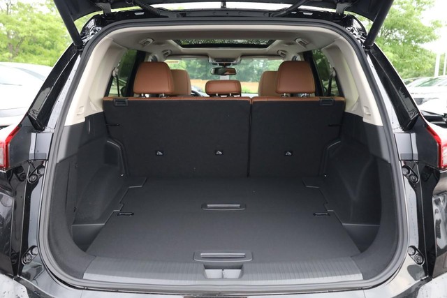 Nissan Rogue Vehicle Full-screen Gallery Image 7