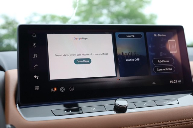 Nissan Rogue Vehicle Full-screen Gallery Image 13