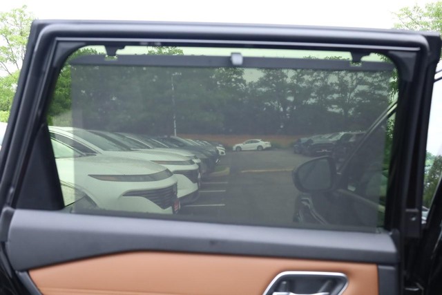 Nissan Rogue Vehicle Full-screen Gallery Image 25