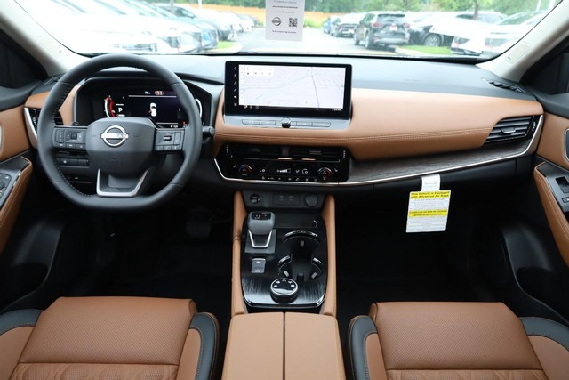 Nissan Rogue Vehicle Full-screen Gallery Image 27