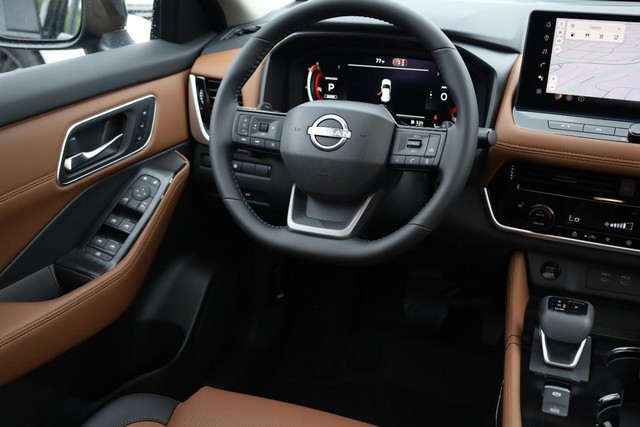 Nissan Rogue Vehicle Full-screen Gallery Image 28