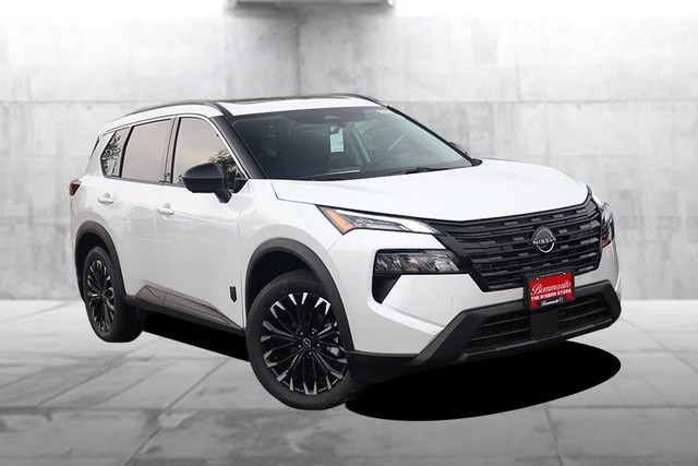 Nissan Rogue Vehicle Image 02