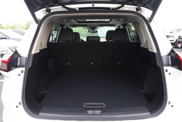 Nissan Rogue Vehicle Image 07
