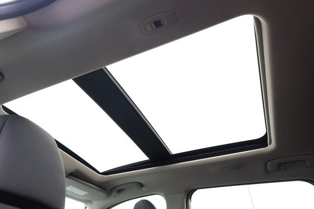 Nissan Rogue Vehicle Image 10