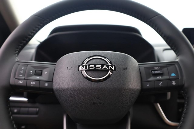Nissan Rogue Vehicle Image 11