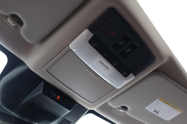 Nissan Rogue Vehicle Image 18