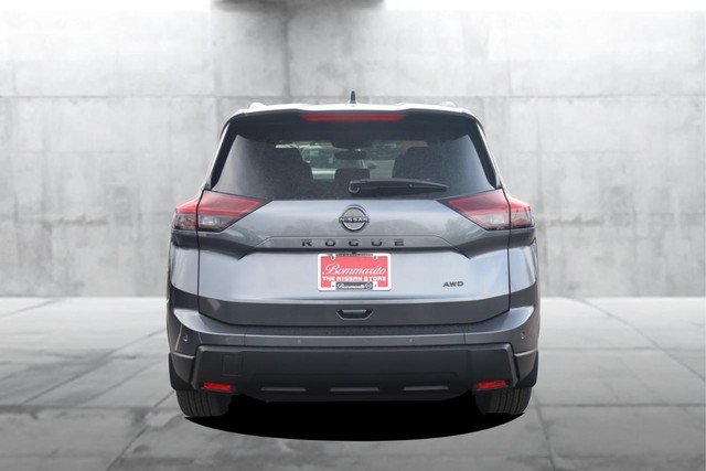 Nissan Rogue Vehicle Full-screen Gallery Image 6