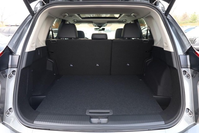 Nissan Rogue Vehicle Full-screen Gallery Image 7
