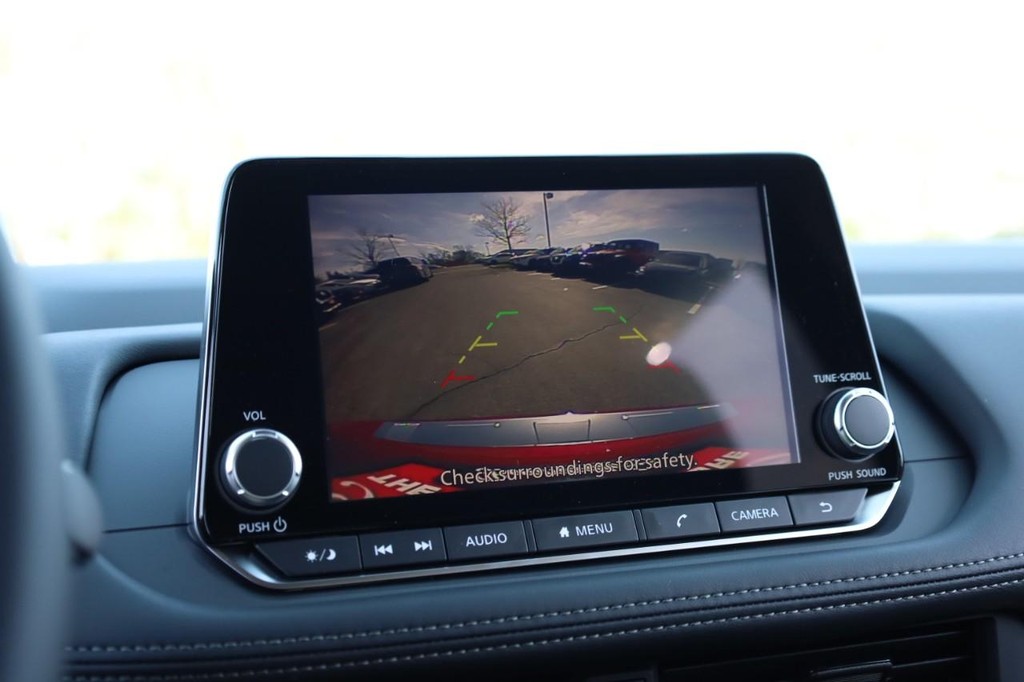 Nissan Rogue Vehicle Image 11