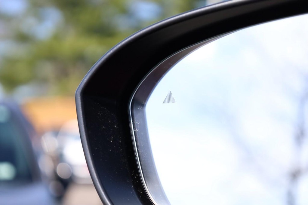 Nissan Rogue Vehicle Image 18