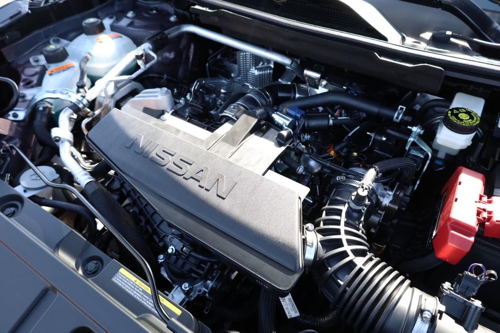 Nissan Rogue Vehicle Image 24