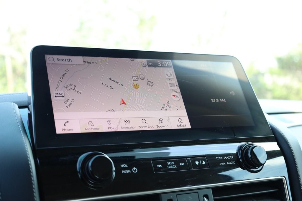 Nissan Armada Vehicle Image 15