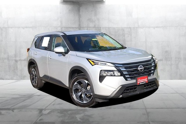 Nissan Rogue Vehicle Image 02
