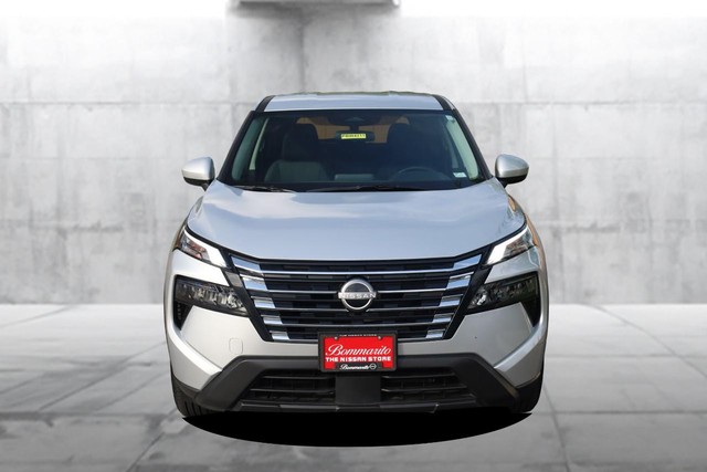 Nissan Rogue Vehicle Image 04