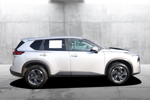 Nissan Rogue Vehicle Image 05