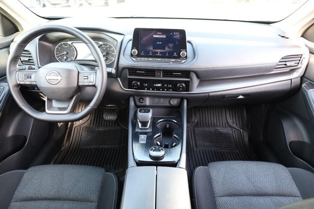 Nissan Rogue Vehicle Image 22