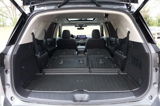 Nissan Pathfinder Vehicle Image 09