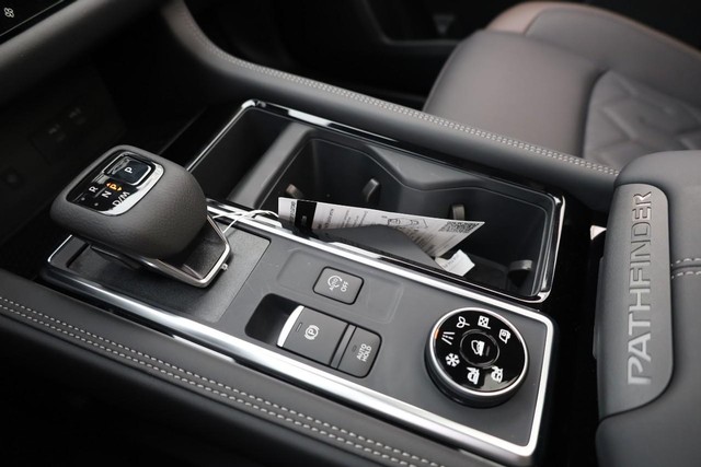 Nissan Pathfinder Vehicle Image 20