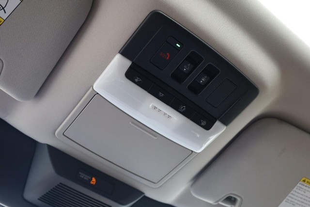 Nissan Pathfinder Vehicle Image 21
