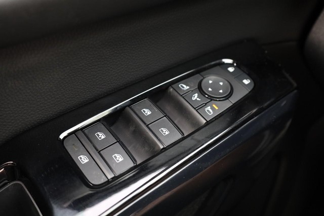 Nissan Pathfinder Vehicle Image 22