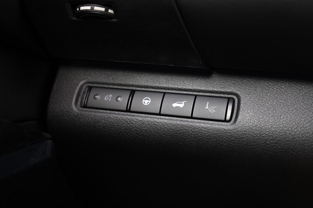 Nissan Pathfinder Vehicle Image 24