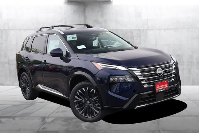 Nissan Rogue Vehicle Image 02
