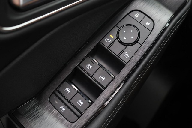 Nissan Rogue Vehicle Image 20