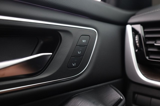 Nissan Rogue Vehicle Image 21